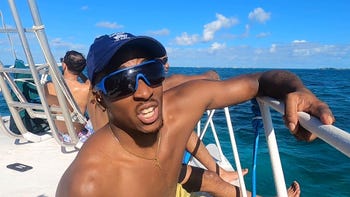 SFA's Visit To Stingray City During The Cayman Island Classic